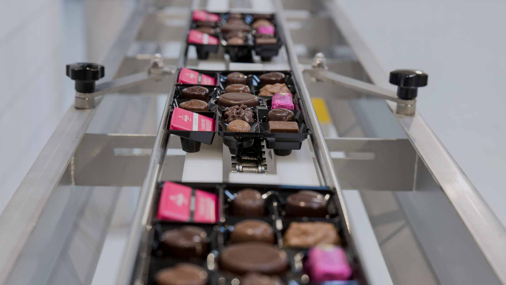 illustration of confectionary in multichamber tray